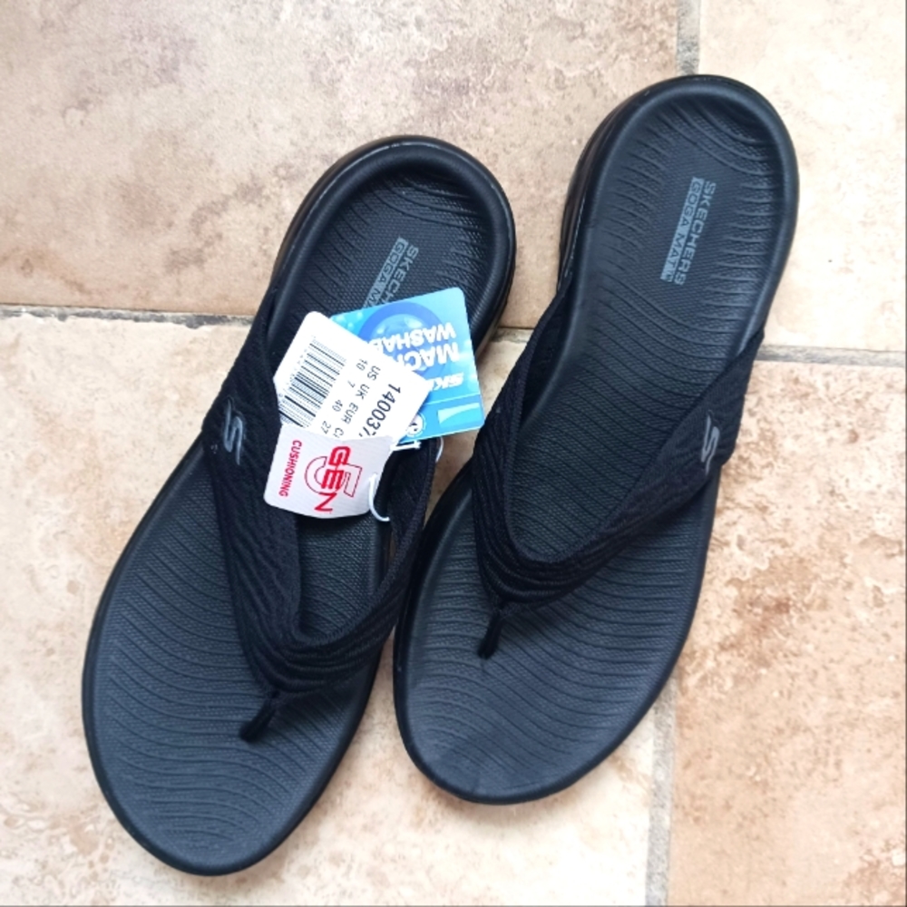 NWT SKECHERS GEN 5 CUSHIONING